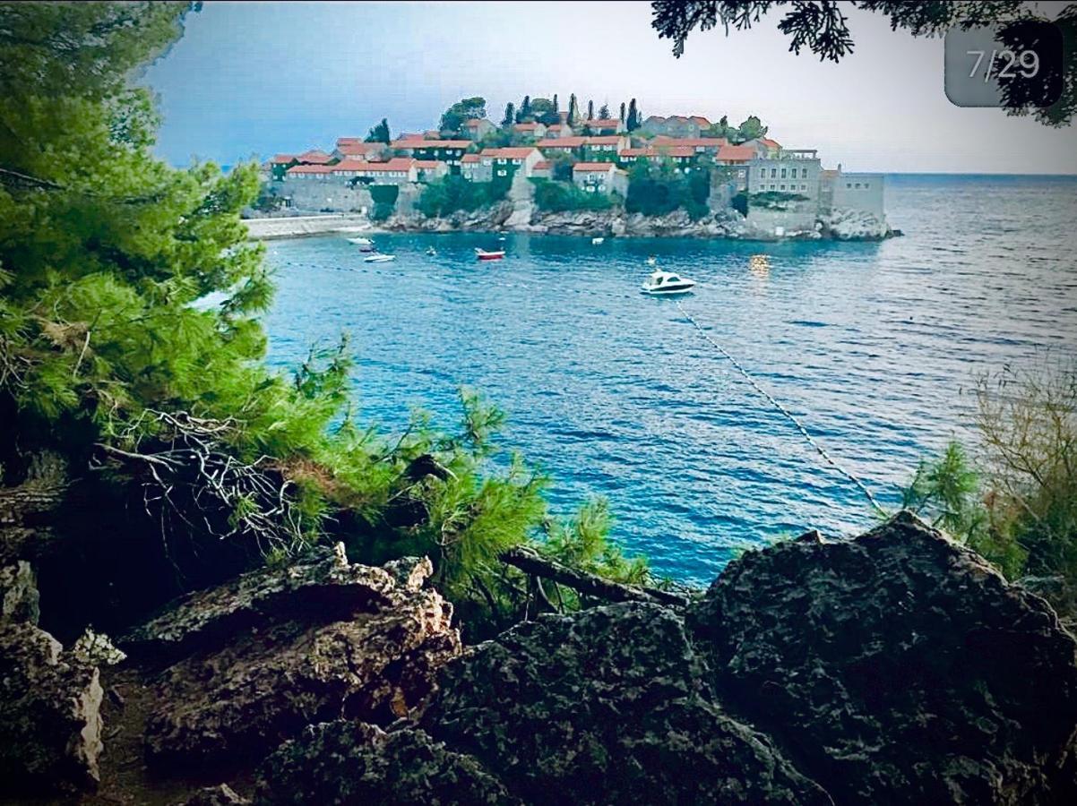 Sound Of The Sea Apartment Sveti Stefan Exterior foto